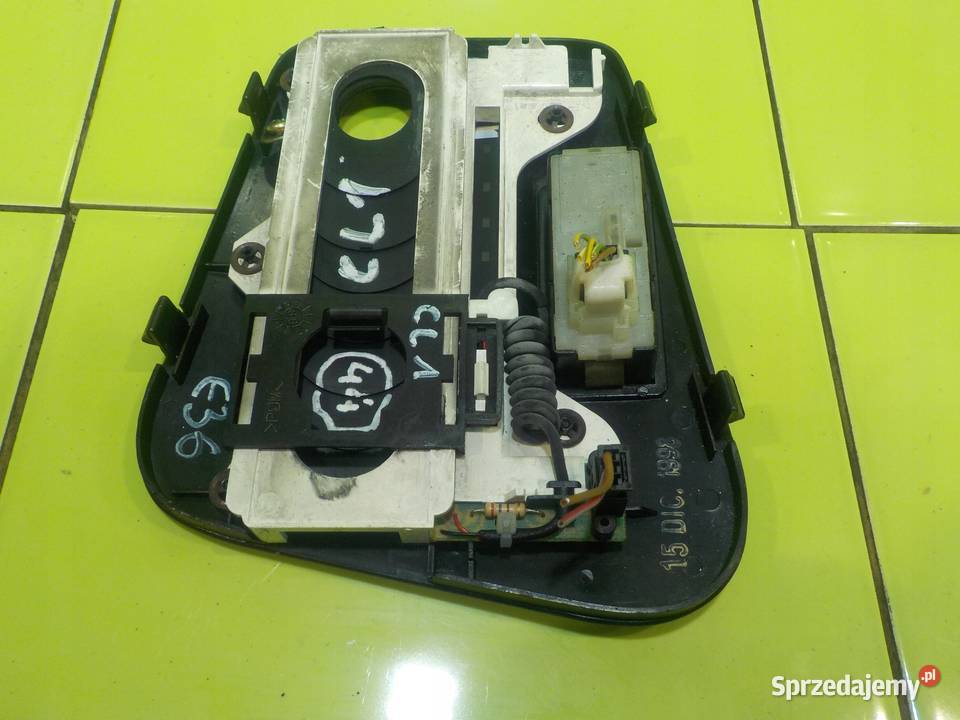 BMW 3 E36 18 B 99r CABRIO 2D ramka lewarka