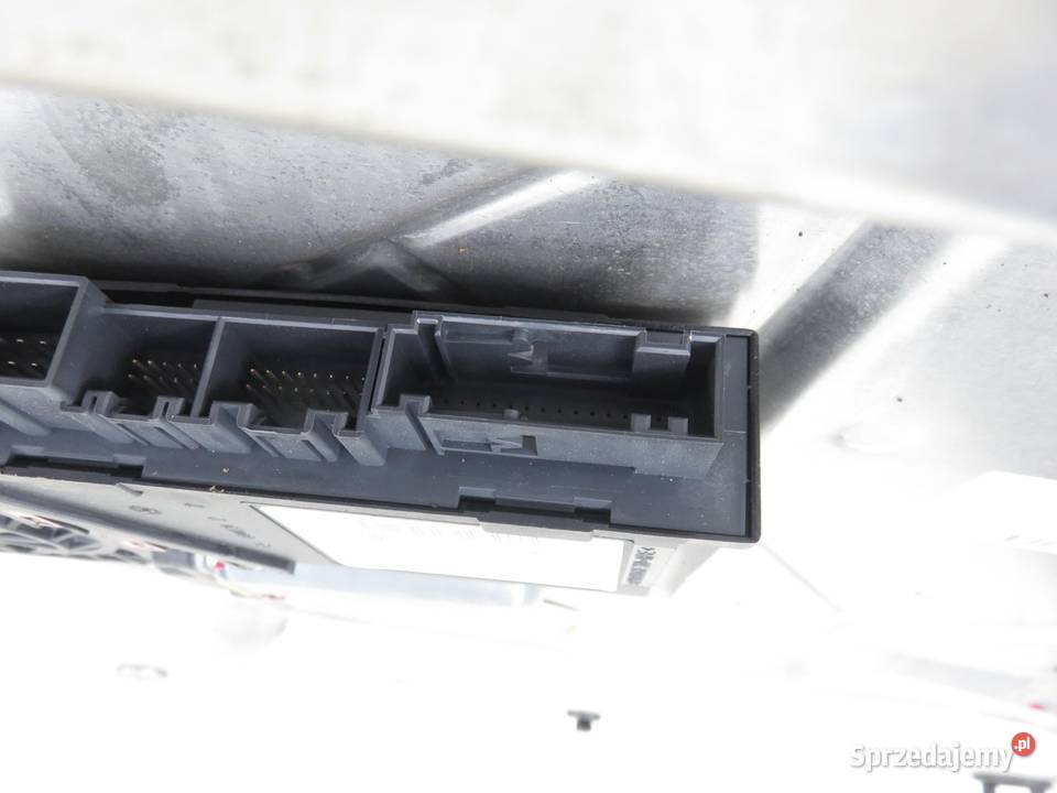 PODNOŚNIK SZYBY LEWY TYLNY PHAETON 038060139F