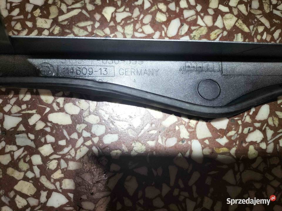 Brewka lampy prawej przedniej BMW E46 SEDAN Poręba