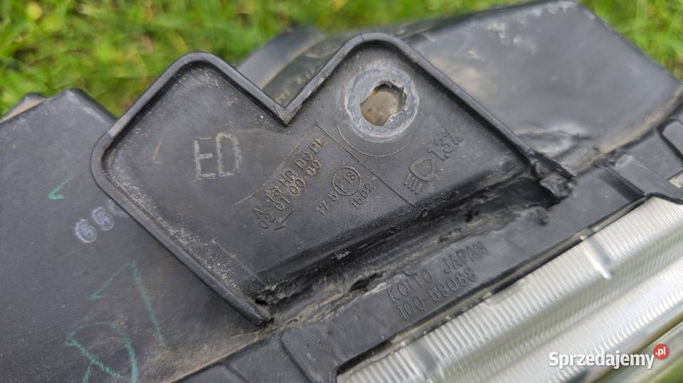 Lampa prawy przód prawa Xenon Europa Suzuki Lampy przednie Świdnica