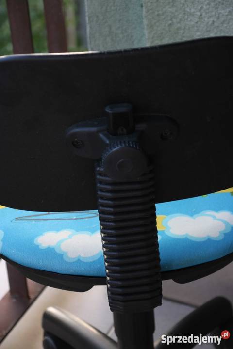 Krzesła dziecięce biurowe obrotowe jeżdżące sprzedam