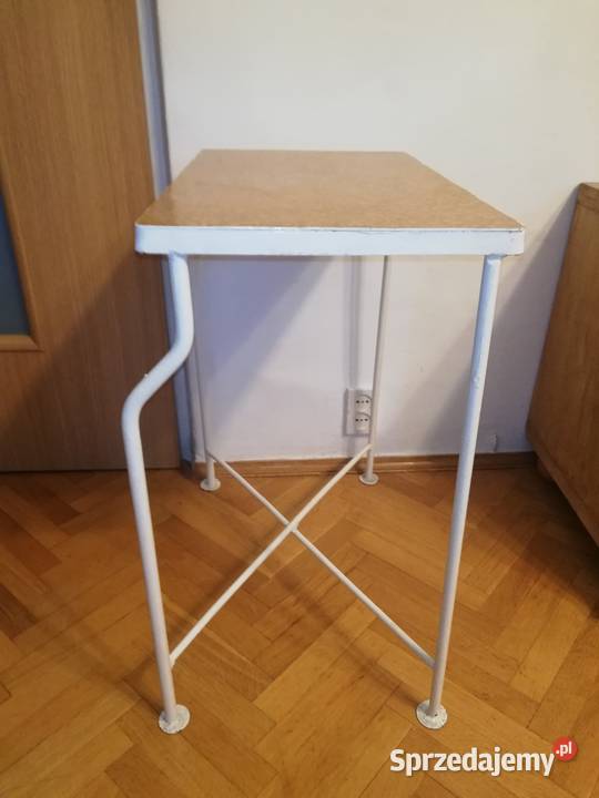 Stolik z metalowymi nogami super mocny