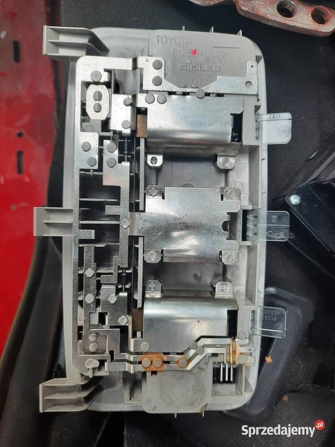 Lampka podsufitki Toyota Avensis T25 Kombi Przyborów