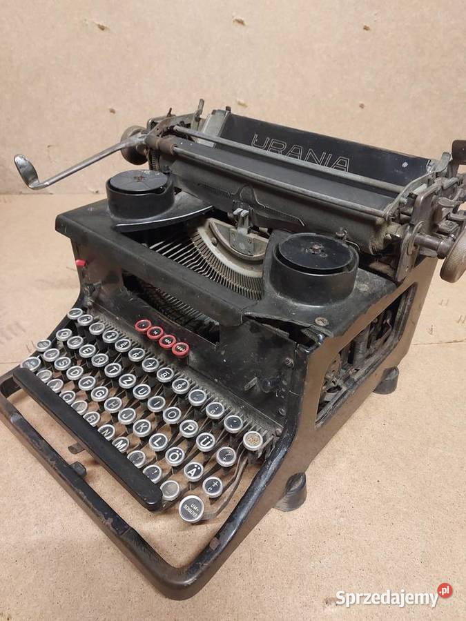 Stara maszyna do pisania Urania