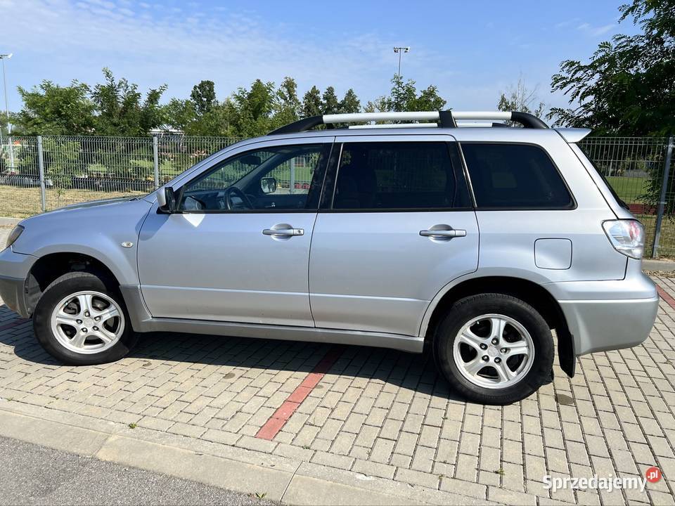 Sprzedam Mitsubishi Outlander 4x4 nieuszkodzony Stary Dzików