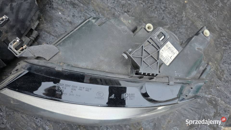 Lampy Audi A4 B8 osobowe Wałbrzych sprzedam
