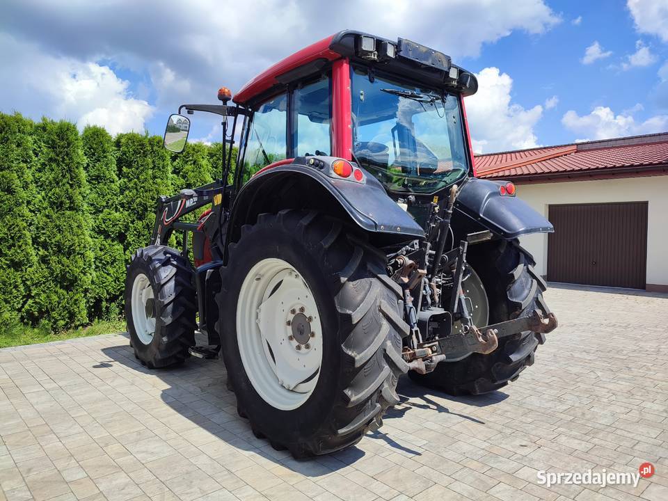 Valtra N101 z tuzem i ladowaczem Grabów Szlachecki