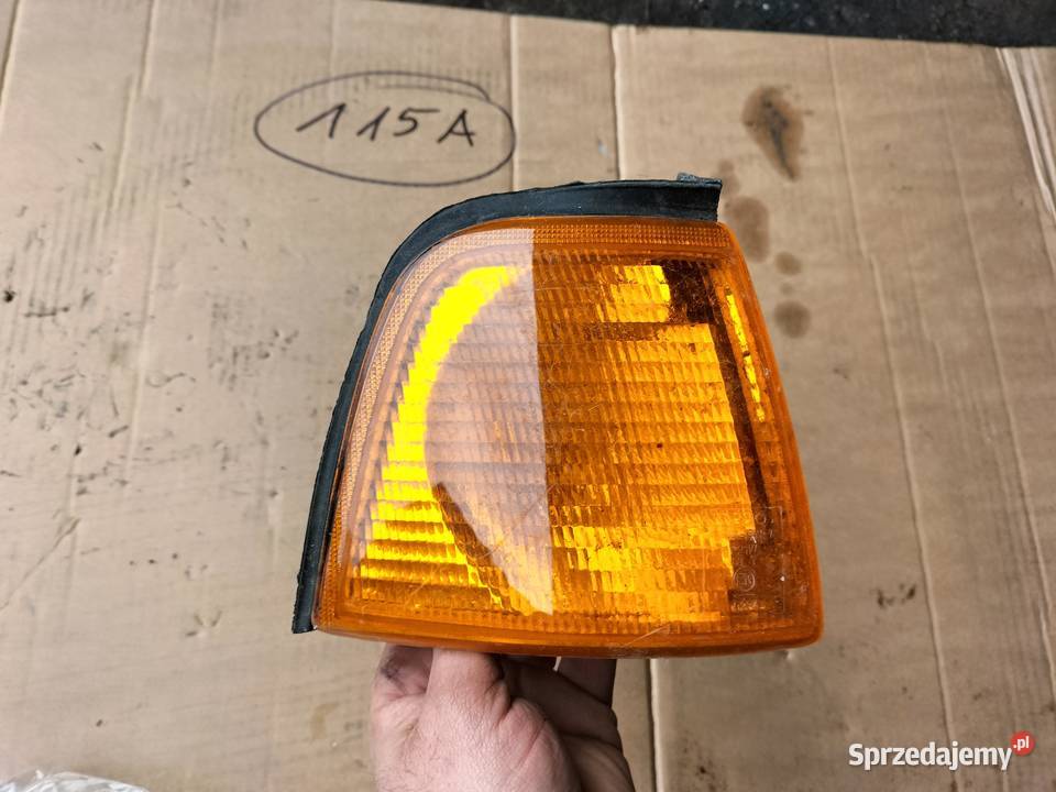 AUDI 80B4 KIERUNKOWSKAZ PRAWY Kierunkowskazy Kamień-Kolonia
