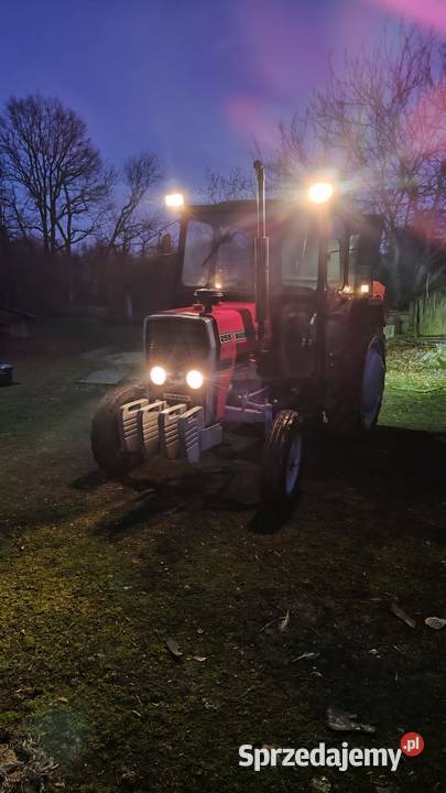 Traktor rolniczy z kabiną Massey Ferguson MF 255 Goczałków