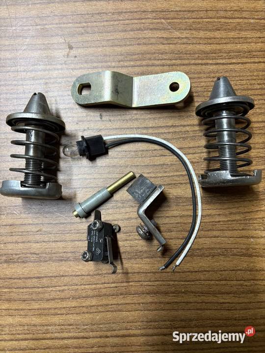 Chevrolet Corvette C2 1963 zamek i bloczki maski osobowe łódzkie Stare Skoszewy sprzedam