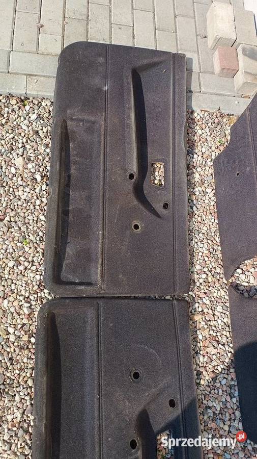 Boczki VW Golf MK2 3d Czarne materiał plastik Chojnice sprzedam