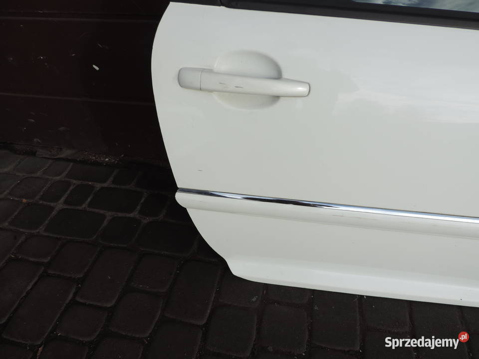 DRZWI PRAWY PRZÓD PEUGEOT 207 FL 3D KOLOR EWPA Nowy Sącz