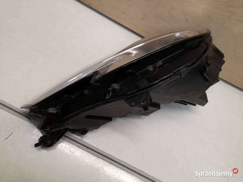 AUDI A4 B9 15 LAMPA LEWA PRZEDNIA REFLEKTOR Goleniów
