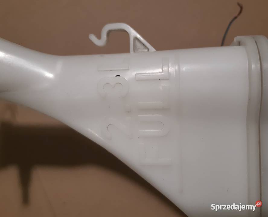 Zbiorniczek spryskiwaczy Toyota Yaris I 2004 Vin