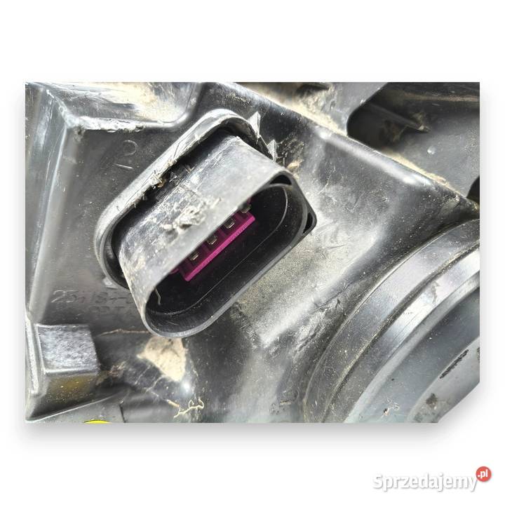 LAMPA PRAWA Ford Fiesta MK7 0817r PRZEDNIA PRAWY Lampy przednie