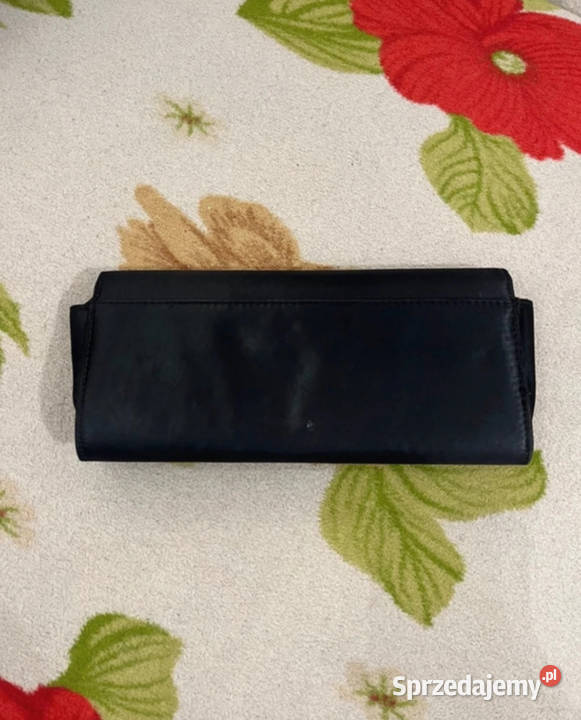 Elegancka klasyczna czarnozłota kopertówka na Torby i torebki Łódź