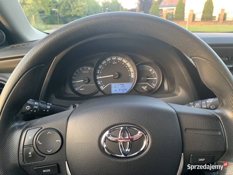 Toyota Auris 133 pierwsza rejestracja 032017 r Rok produkcji 2016 Kalisz