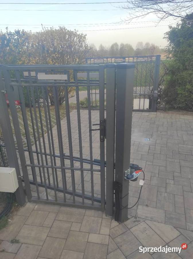 Bramy Automatyka Siłowniki Serwis bram Warszawa