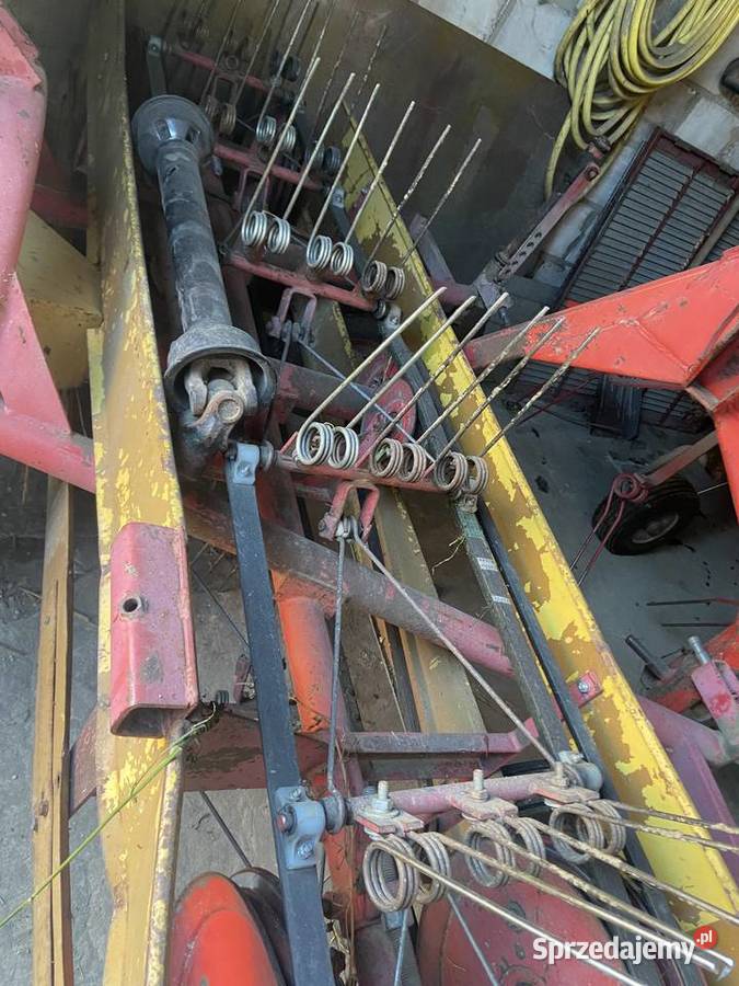Zgrabiarka taśmowa remoncie