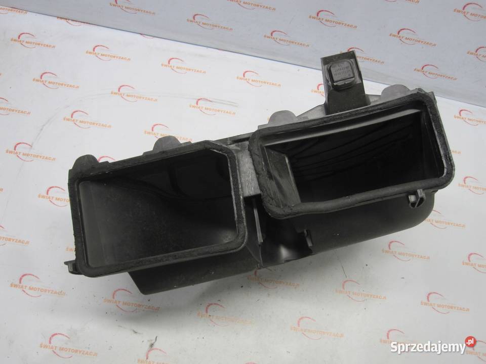 MERCEDES W204 07r kanał dolot powietrza Przewody powietrza Kielce