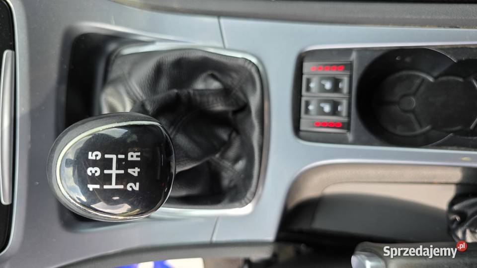 LIFT 16 Benzyna 120 Grzane fotele Czujniki PDC Andrespol