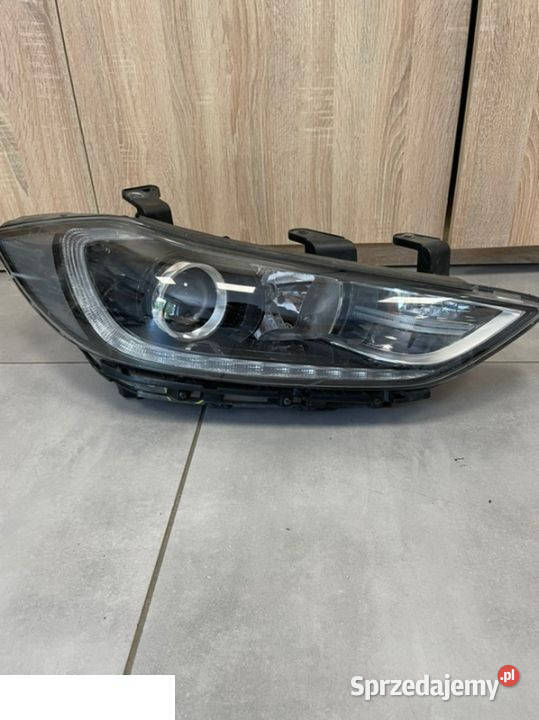 Hyundai Elantra reflektor prawy przód Kozubszczyzna
