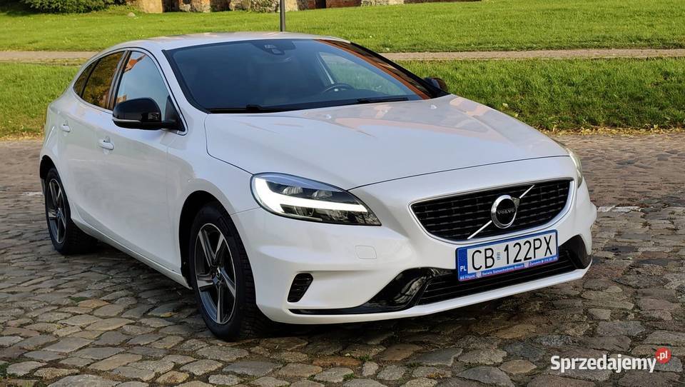 Volvo V40 RDesign 20 Diesel 150 2017 Pierwsza Rok produkcji 2017 Dolna Grupa