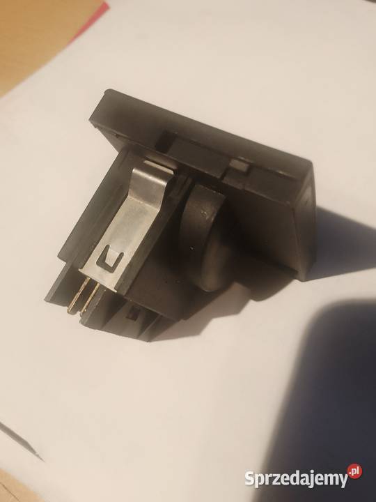 Włącznik grzania śiedzeń Volkswagen Golf 3 Sobieska Wola Pierwsza sprzedam