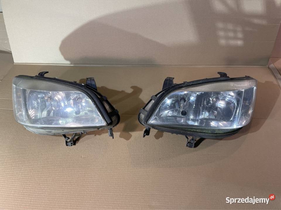 Lampa reflektor przód lewa prawa opel zafira a Lampy przednie Szczecin