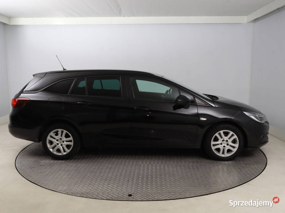Opel Astra 16 CDTI wielofunkcyjna kierownica Astra Bielany Wrocławskie