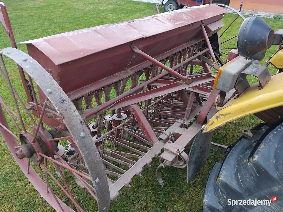 Polski Siewnik do zboża nieuszkodzony Andrzejewo