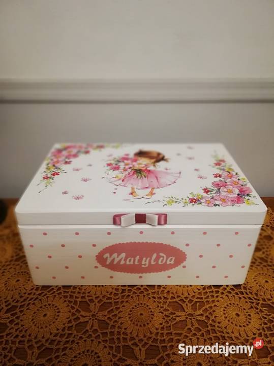 Kuferek wspomnień z imieniem chrzest roczek