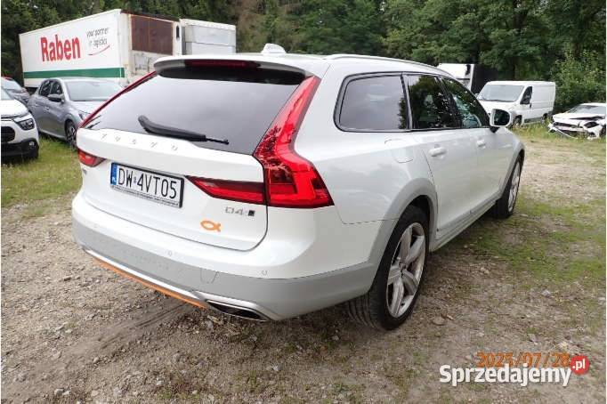 VOLVO V90 CC 2018 196900 ccm 190 Rok produkcji 2018 Warszawa