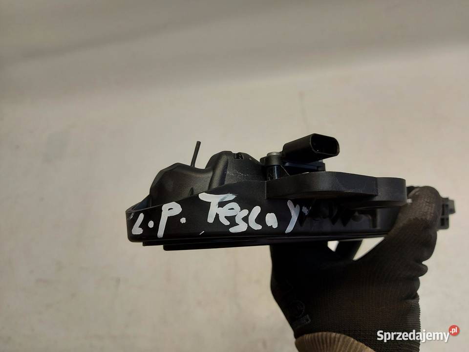 TESLA MODEL Y 2023r Klamka drzwi przód lewy osobowe