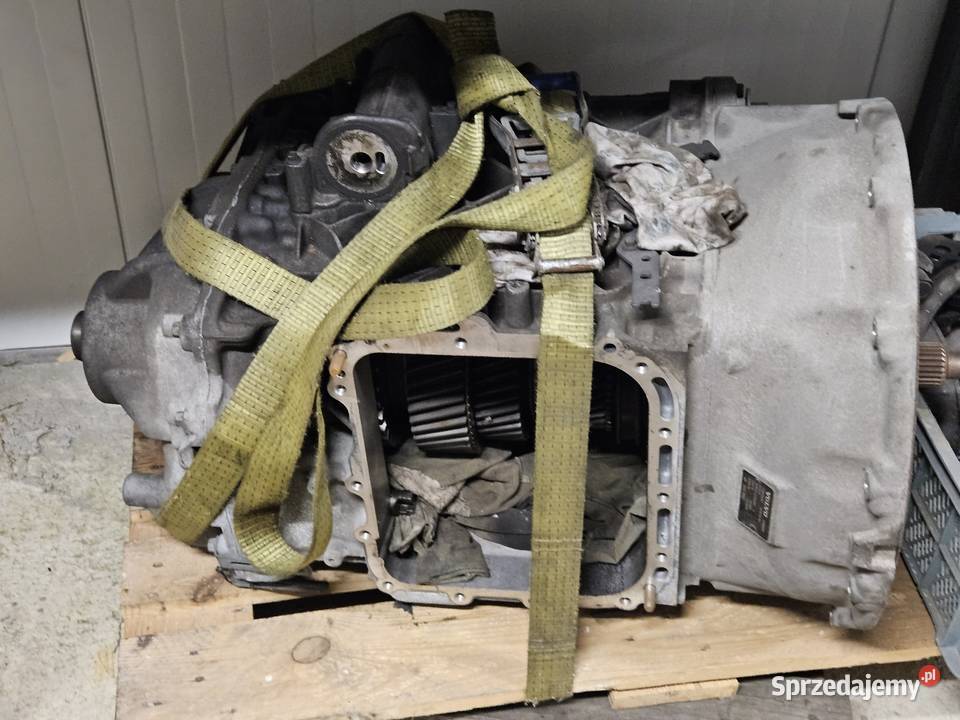 Obudowa skrzyni biegów wałki koła AT2812F Volvo