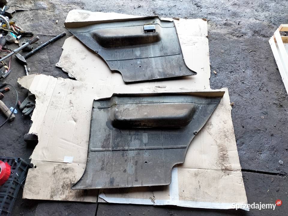 GOLF 2 3D BOCZKI TYŁ TYLNE Kamień-Kolonia