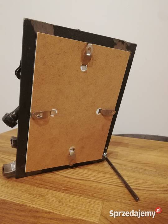 Ramka na zdjęcie z części samochodowych złomu odcienie szarości śląskie Świerklaniec