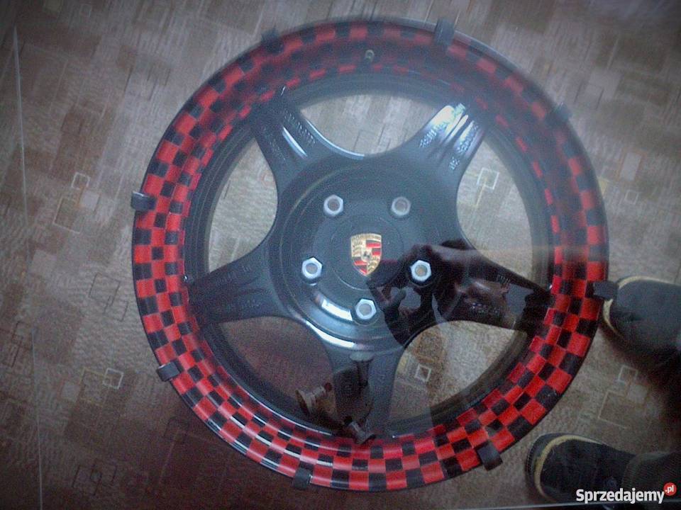 Stolik z Felgi Porsche Szachownica Sława
