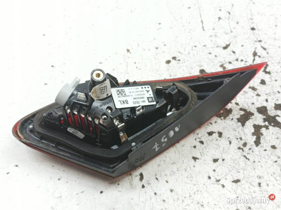 LAMPA TYŁ W KLAPĘ LEWA 3D EU 39012629BK Opel osobowe sprzedam