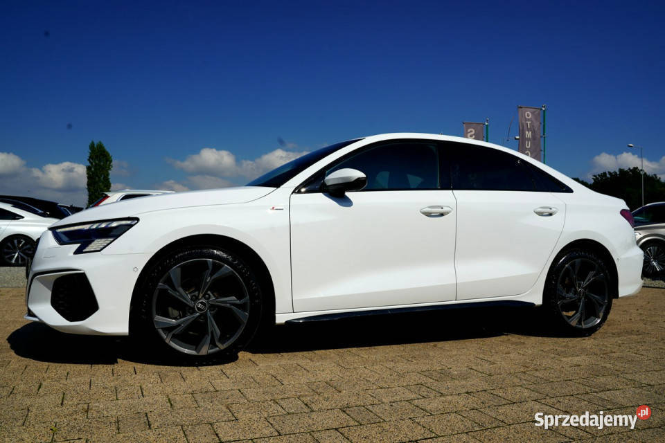 Audi A3 Limousine S LINE skóra KAMERA virtual