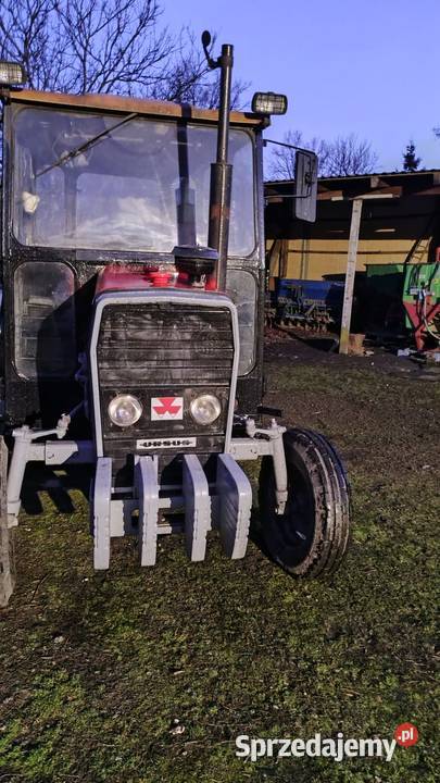 Traktor rolniczy z kabiną Massey Ferguson MF 255 Goczałków