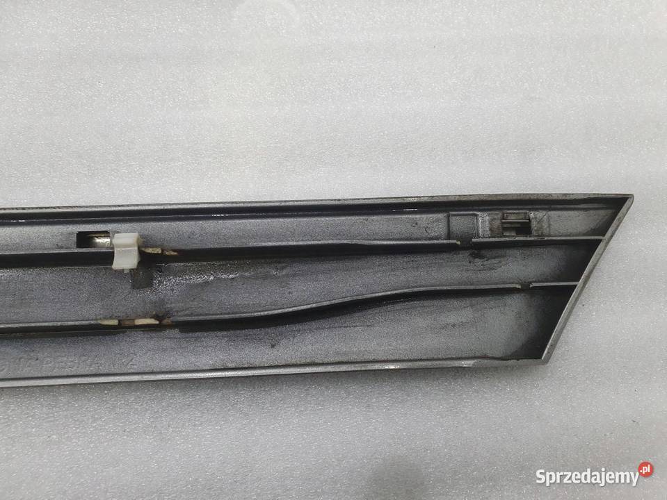 LISTWA DRZWI PRAWA TYŁ MERCEDES W203 2036905262 osobowe