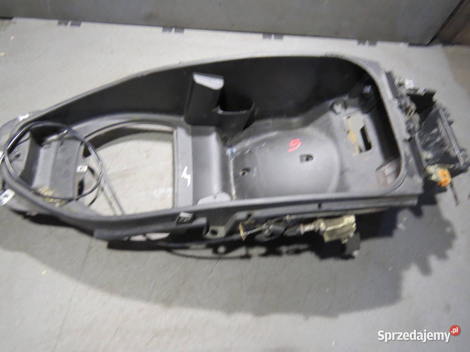 PIAGGIO BEVERLY 500 05 schowek pod siedzenie Warszawa
