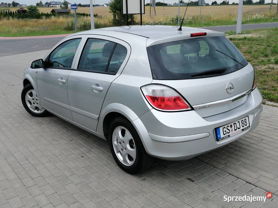 Opel astra h lift 16 benzyna bmaly przebieg 2kpl Chełmno