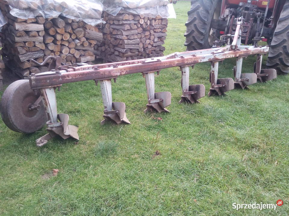 Pług podorywkowy 7 skibowy Unia Grudziądz Maszyny uprawowe Trębowiec-Krupów