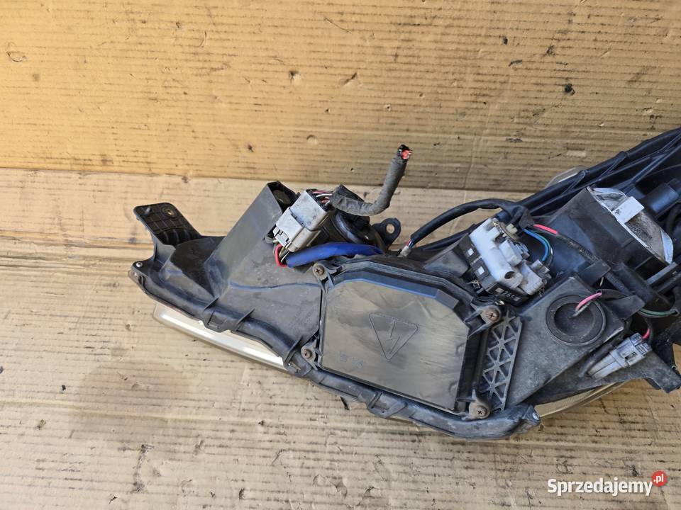 Subaru Outback IV BR lampa reflektor przód xenon Lampy przednie Legnica