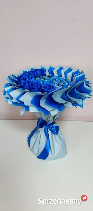 Bukiet jadalny niebieski bukiet Bounty róże Wrocław