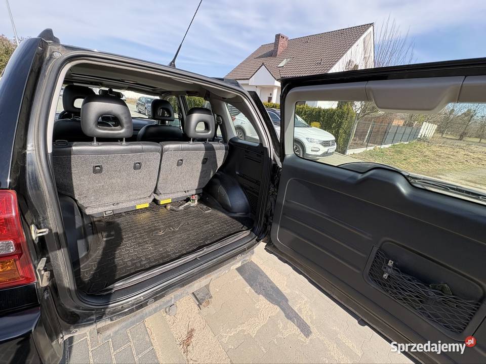 Toyota rav4 20 benzyna 4x4 Zaniemyśl