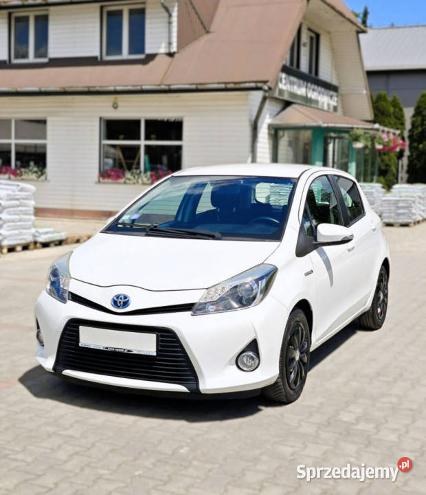 Toyota Yaris Hybryda Kamera A U T O M A T III Zarejestrowany w Polsce Nowy Sącz