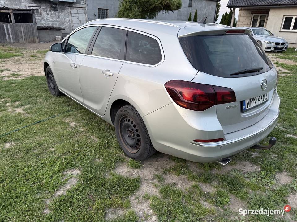 Sprzedam Opla Astrę J welurowa tapicerka Nowe Sarnowo